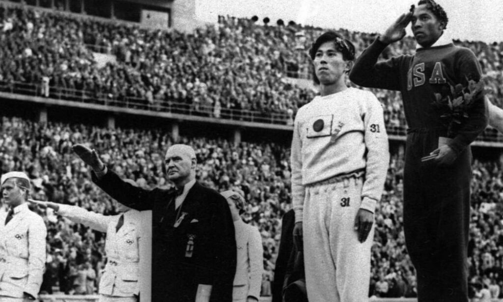 Nå kan du sikre deg Jesse Owens' gullmedalje fra Berlin-OL