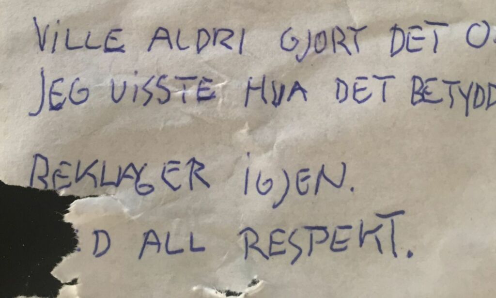 Minnesmerkene til Dans familie ble nedtagget. I dag tidlig våknet han til blomster - og en lapp