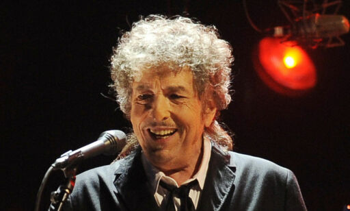 Bob Dylan spiller golf, er Amy Winehouse-fan, leser Tolstoj og har reklamert for dameundertøy