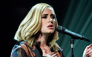 Adele etter å ha født sønnen: - Føltes som om jeg hadde tatt mitt livs verste valg