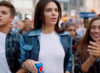 Kendall Jenners Pepsi-reklame totalslaktes: - Sjokkerende djevelsk
