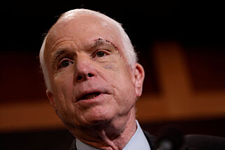 «Jeg har opplevd verre», skal kreftsyke John McCain ha sagt. Dette siktet han til