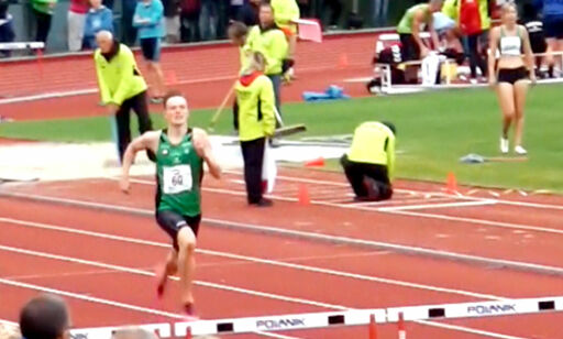 Her prøver Warholm seg på 400 meter hekk for første gang. Det skapte forundring