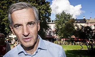 - Jeg kommer aldri til å klage på at det blir stilt spørsmål om meg, sa Støre. To dager tidligere sendte han advokat på NRK