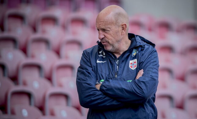 Alt er blitt dårligere under Nils Johan Semb. Bortsett fra lønningene