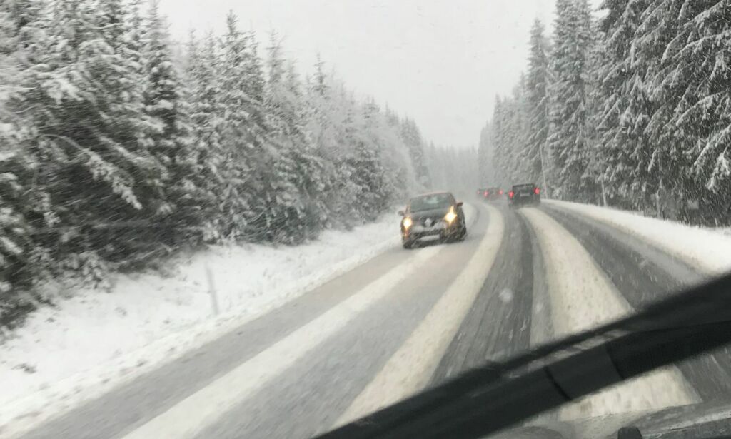 Advarer mot snø og vanskelige kjøreforhold - og verre blir det