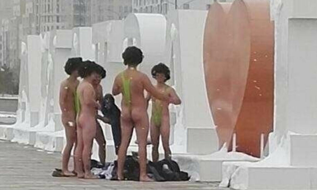 Turistene skulle bare ta en «Borat» - ble arrestert av kasakhstansk politi