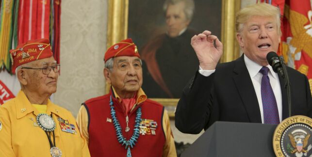 Trump med «motbydelig» Pocahontas-spøk