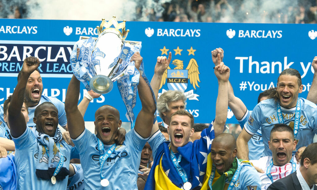 100 poeng er passert når Manchester City løfter Premier League-trofeet i mai