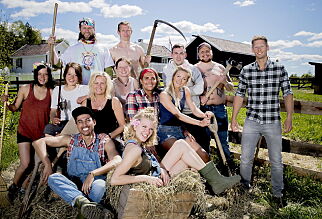 Finnsvika 20170526 : Farmen Kjendis 2017. Alle deltakerne sammen med Gaute Grøtta Grav. Aune Sand, Franke Løke , Stian Thorbjørnsen, Erlend Elias , Dennis Vareide , Stian Sandø, Lene Elise Bergum, Inga Berit Lein, Martine Ek Hagen , Johanne Thybo Hansen, Kristine Thybo Hansen og Maiken Wahlstrøm Nilssen ( i trillebåra). Foto: Bjørn Langsem / Dagbladet