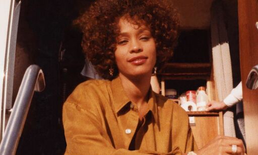 Whitney Houston skal ha blitt seksuelt misbrukt av sin egen kusine