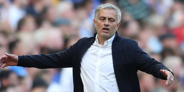 Varsellampene blinker. Dette bør Mourinho gjøre nå