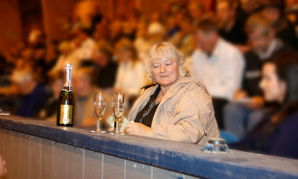 Dette er svindelmistenkte Britta (64)
