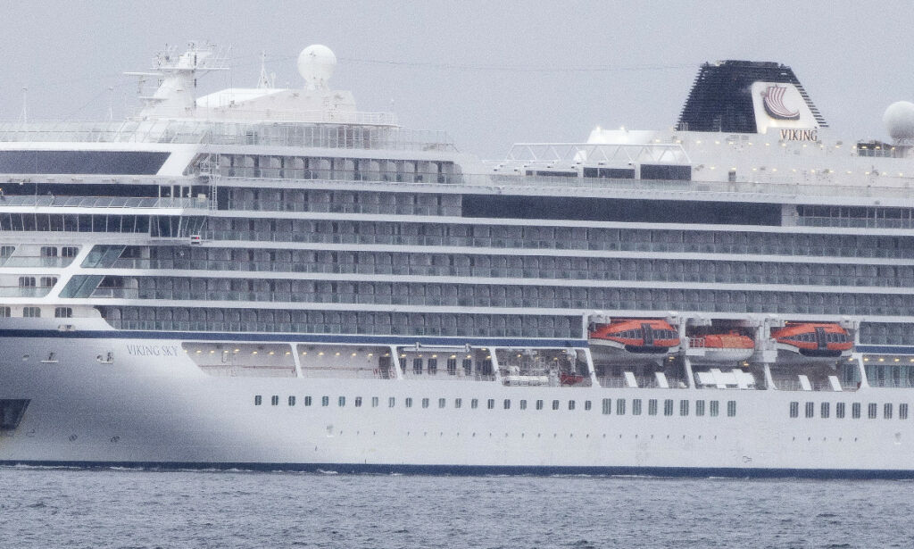 Professor: Skandaløst at «Viking Sky» besluttet å seile over Hustadvika