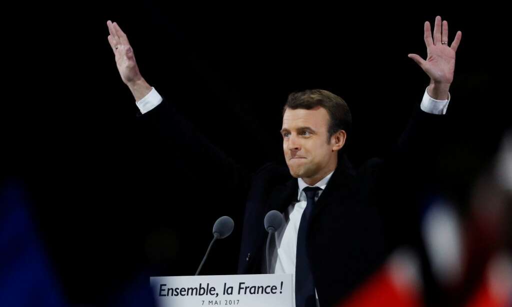 Den unge og raske Macron inntar Elysée